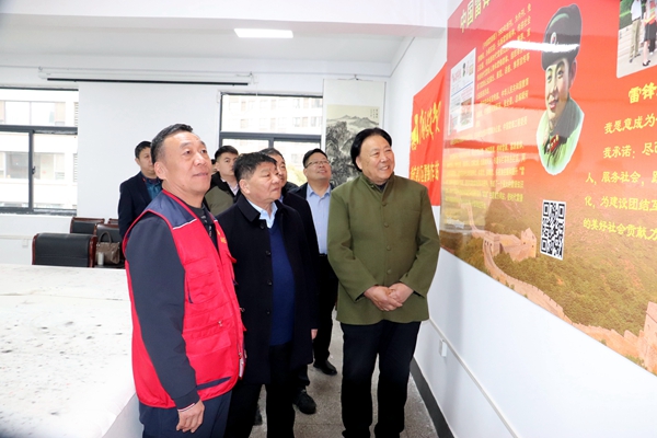 泉山雷锋.jpg